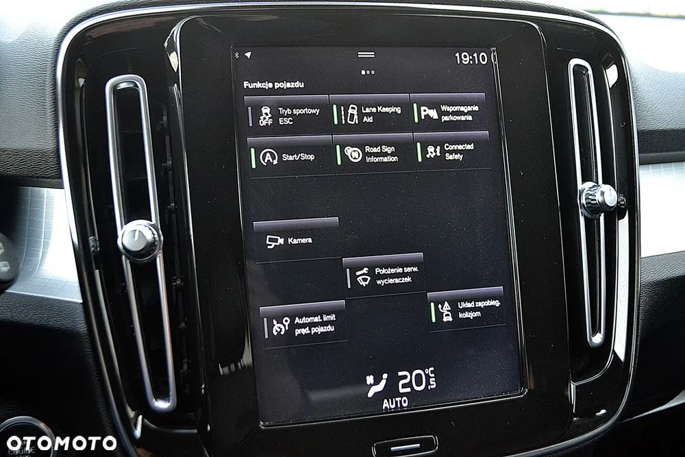 Volvo XC 40 T3 Momentum - 26