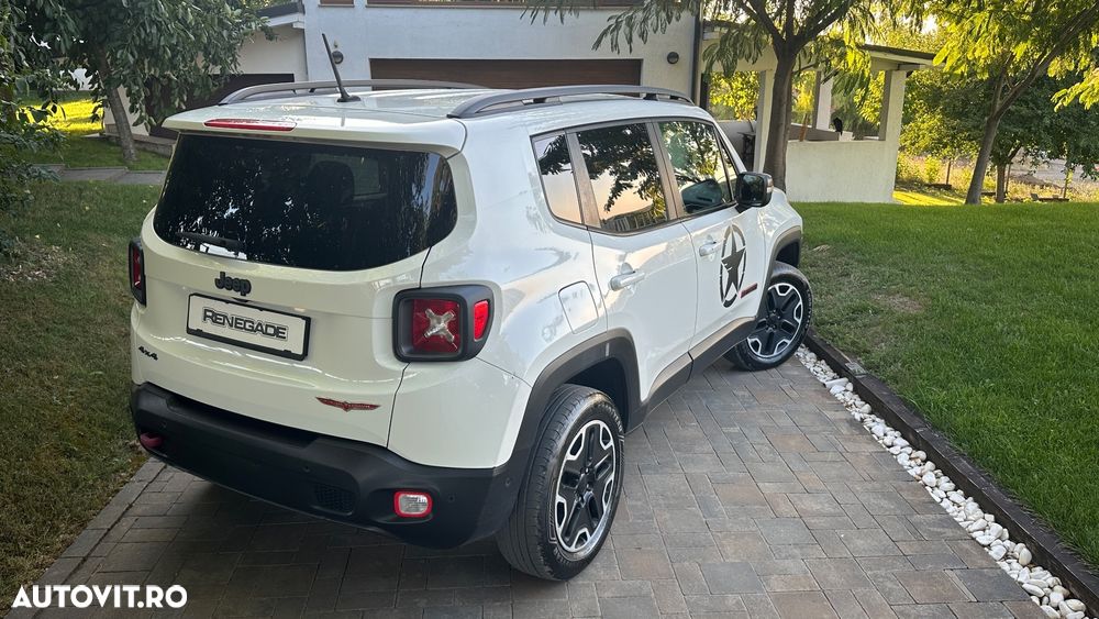 Jeep Renegade 2.0 M-Jet 4x4 AT Trailhawk - 4