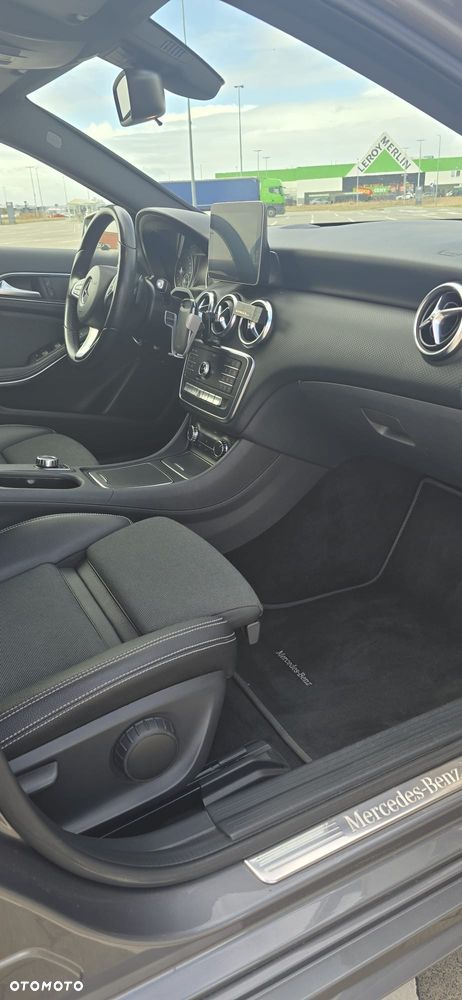 Mercedes-Benz Klasa A 160 7G-DCT AMG Line - 13