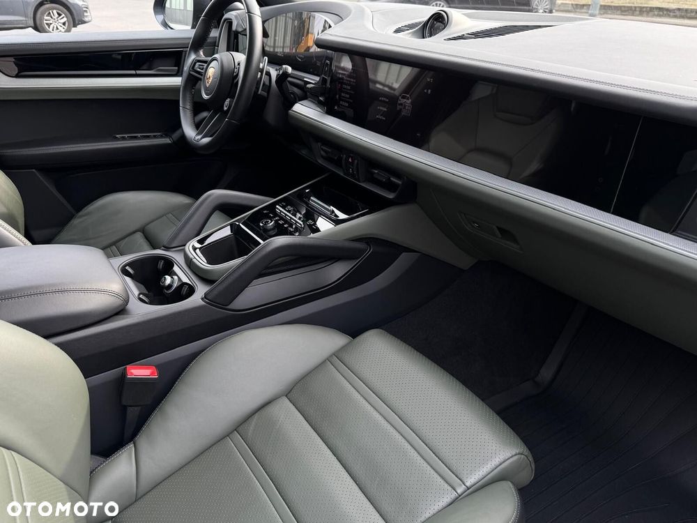 Porsche Cayenne - 20