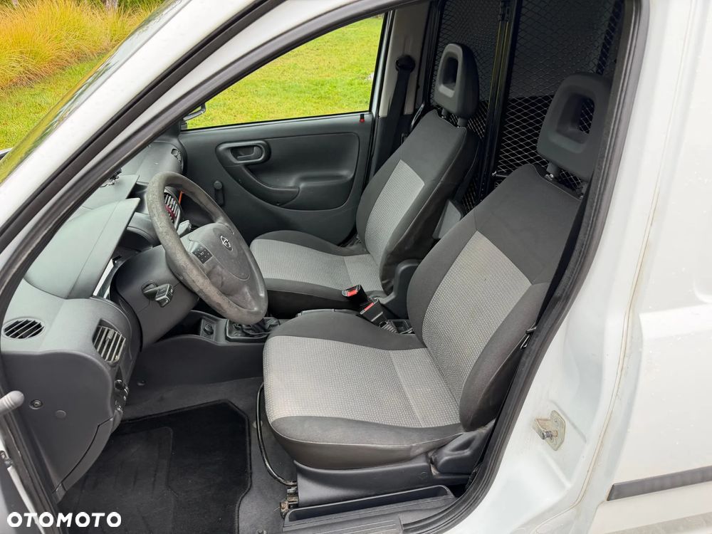 Opel Combo - 8