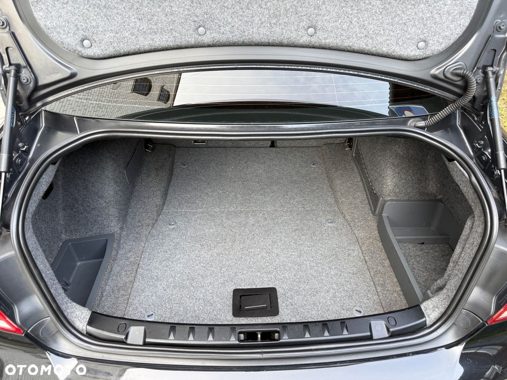 BMW Seria 3 320i - 12