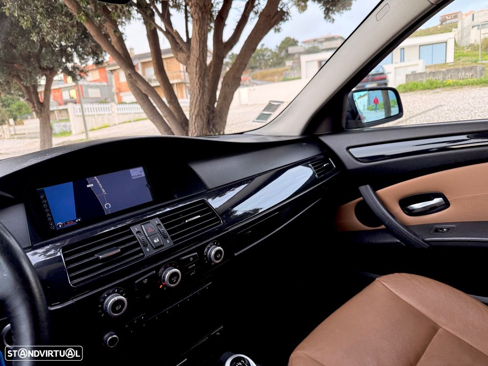 BMW 520 d Executive - 23