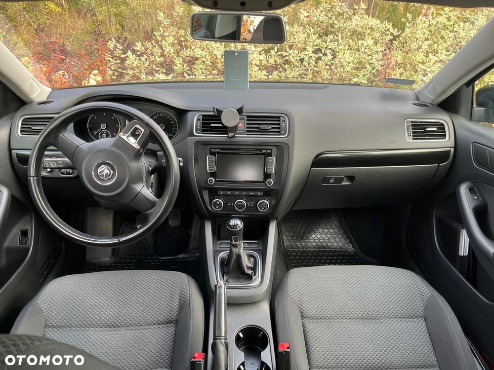 Volkswagen Jetta 1.6 TDI Comfortline - 1