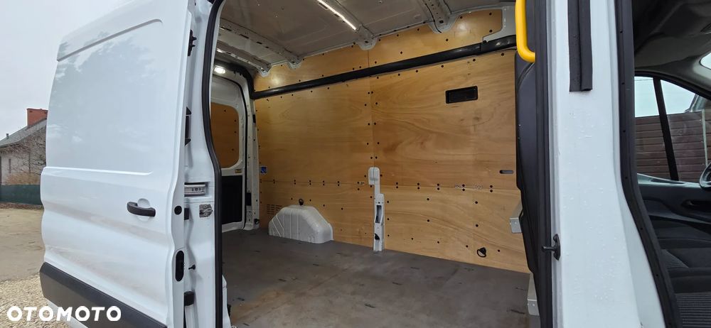 Ford Transit - 12