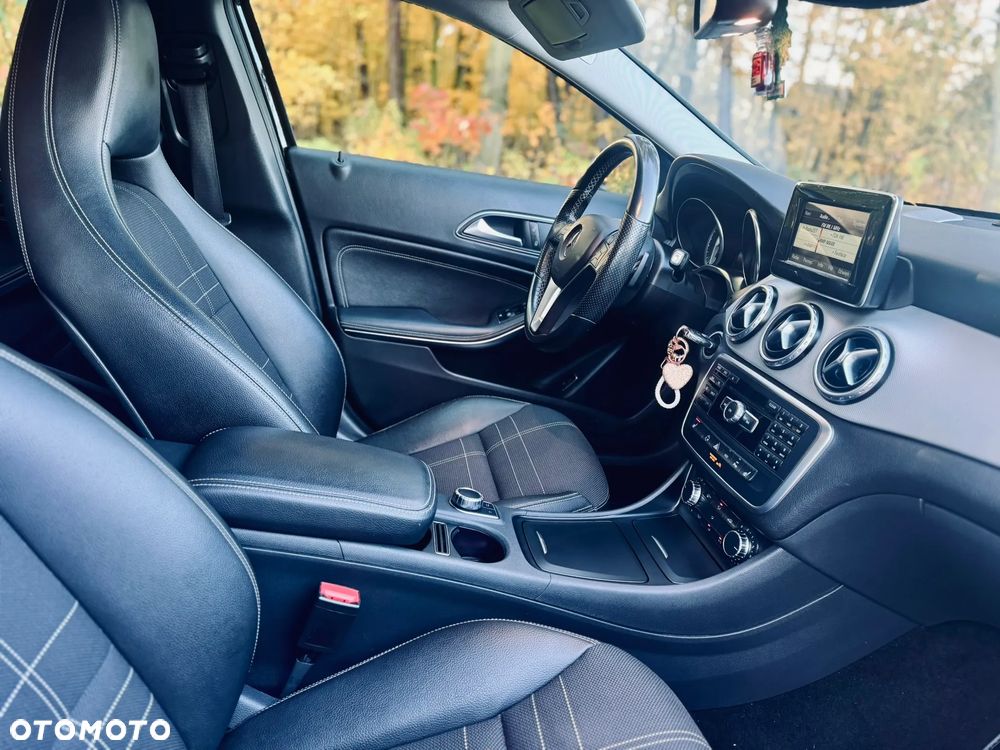 Mercedes-Benz GLA 220 CDI 7G-DCT AMG Line - 9