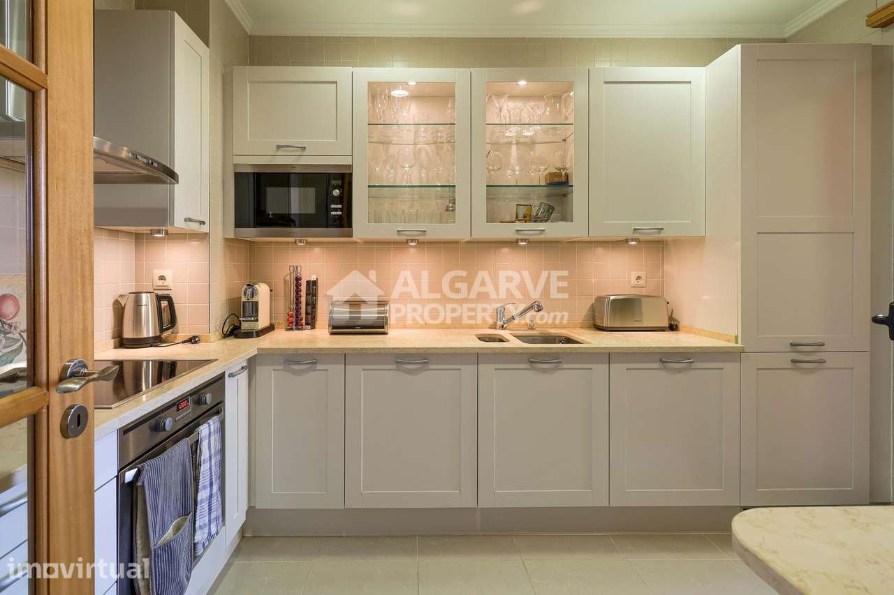 Apartamento T3 de Luxo Junto ao Campo De Golfe Victoria em Vilamoura, - Grande imagem: 3/25