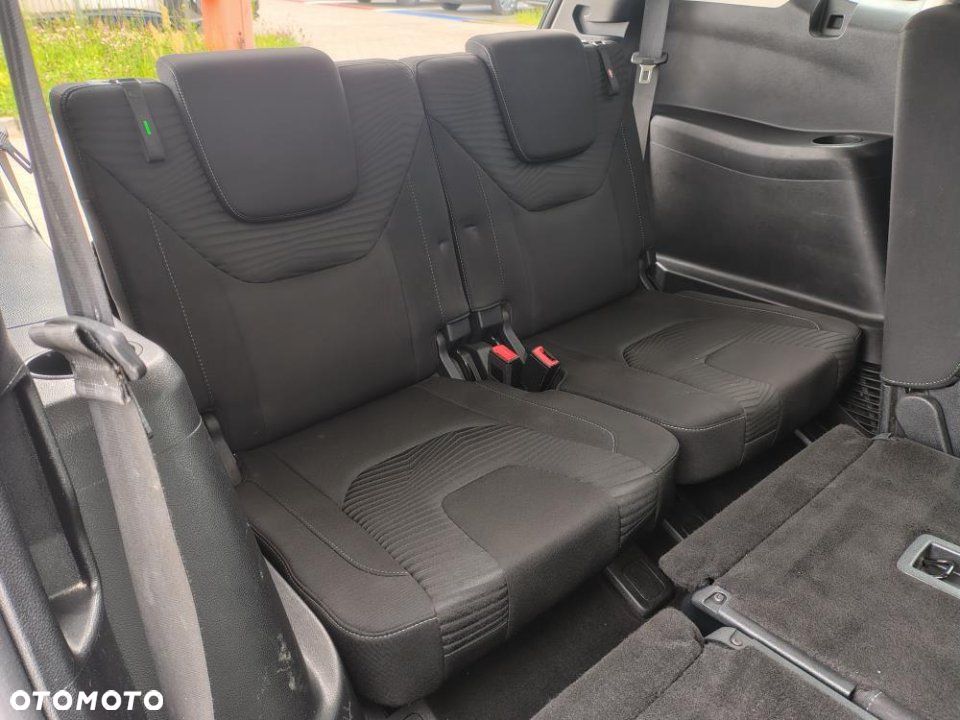 Ford S-Max - 13