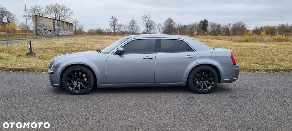 Chrysler 300C 6.1 V8 Hemi SRT8 - 5