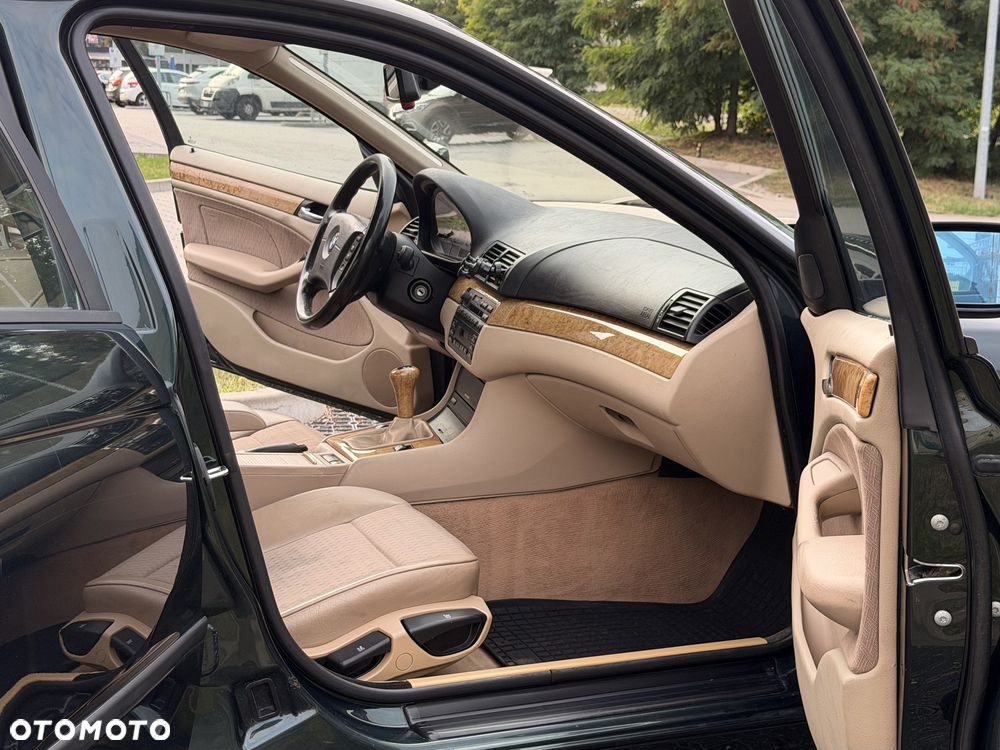 BMW Seria 3 320d - 23