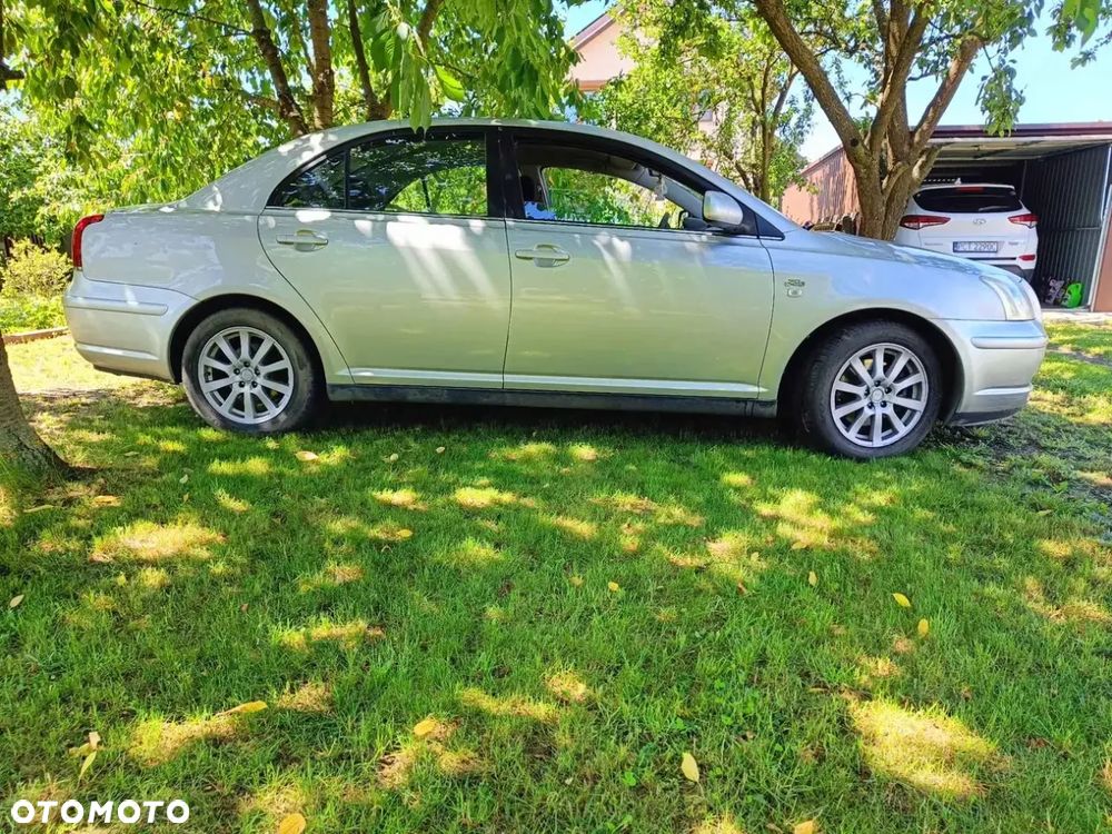 Toyota Avensis 2.0 D-4D Sol - 11