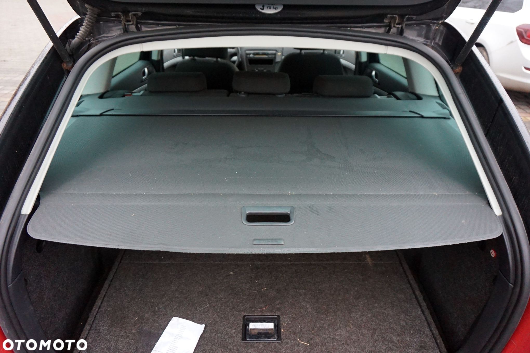 ROLETA BAGAŻNIKA OCTAVIA II LIFT KOMBI 1Z9867871E SKODA 2008-2013 - 1