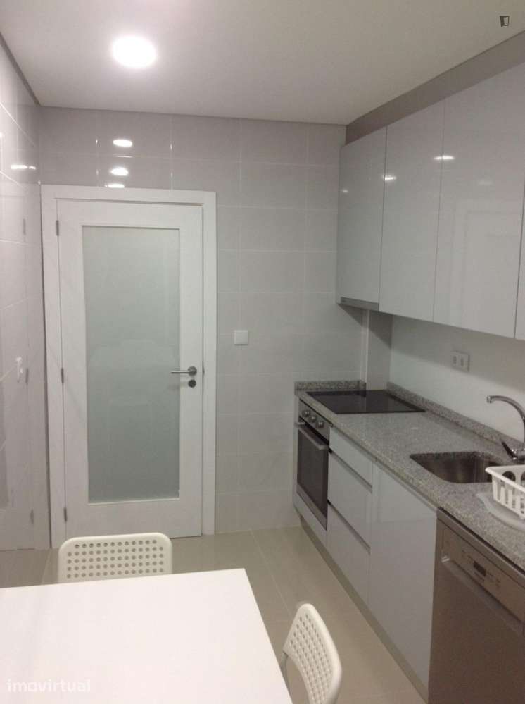 Quarto - localizado em Sé de Braga e São Lázaro Braga - Grande imagem: 3/11