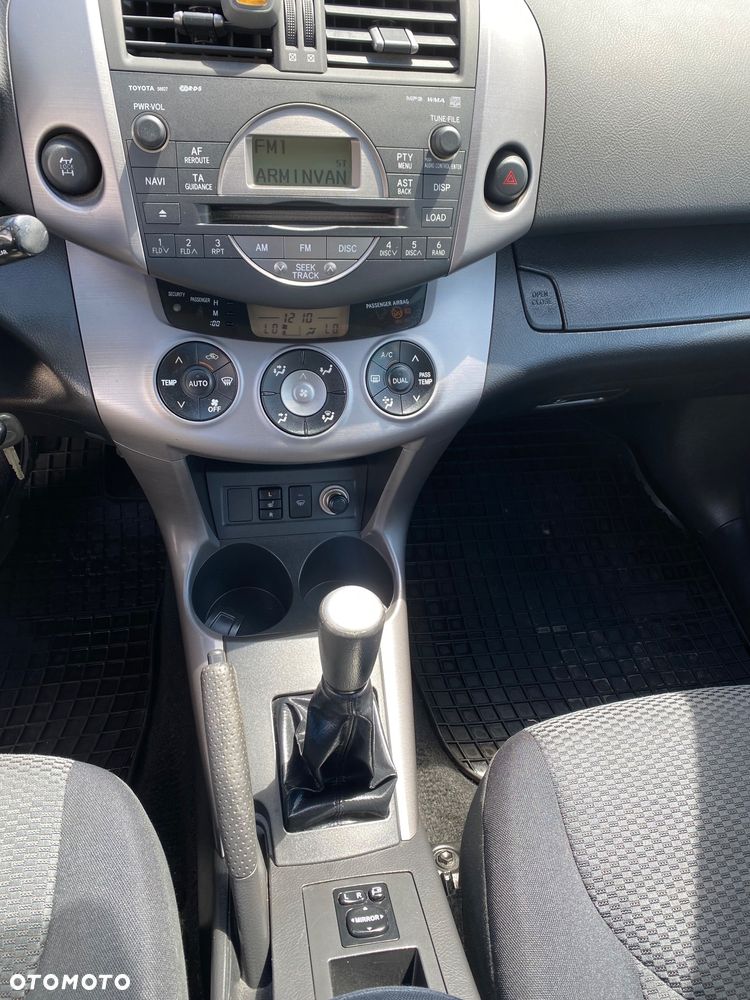 Toyota RAV4 4x4 Sol - 8