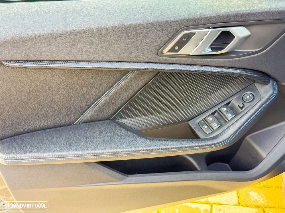 BMW 116 d Pack Desportivo M - 11