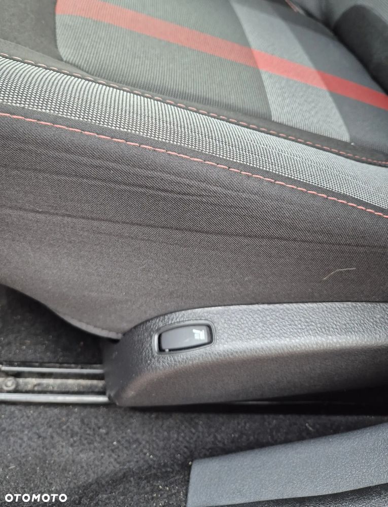 Dacia Lodgy 1.3 TCe Stepway S&S - 24