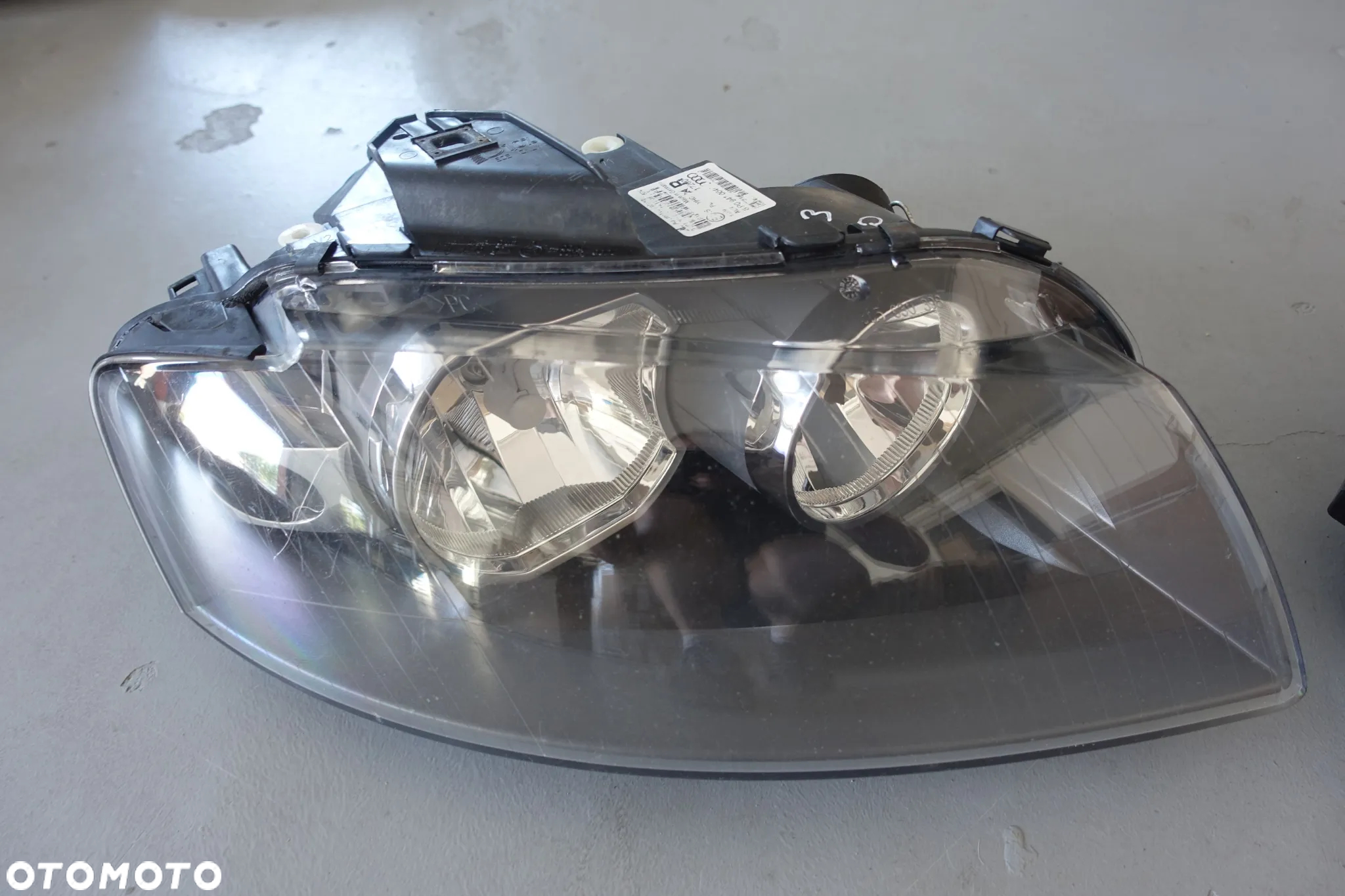 LAMPA LEWY  PRZÓD AUDI A3 8P 8P0941003 - 2