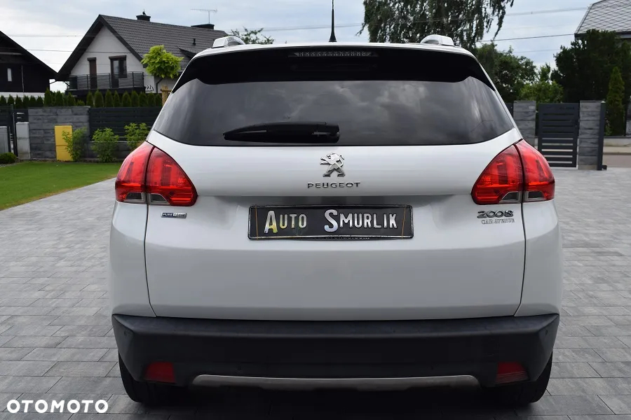 Peugeot 2008 1.2 Pure Tech Allure S&S - 25