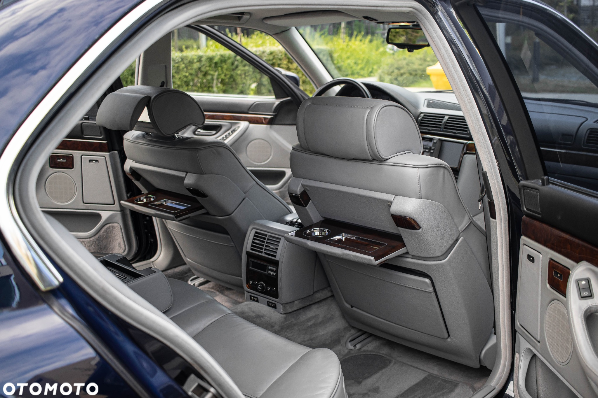 BMW Seria 7 750iL - 32