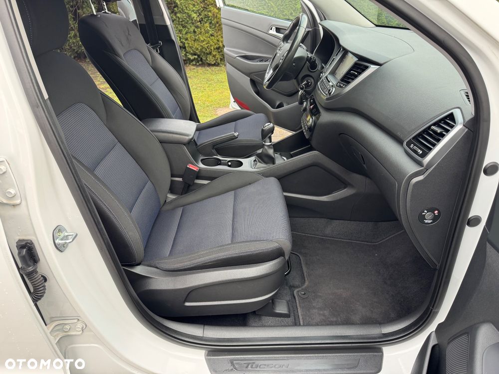 Hyundai Tucson 1.6 GDI BlueDrive Style 2WD - 23