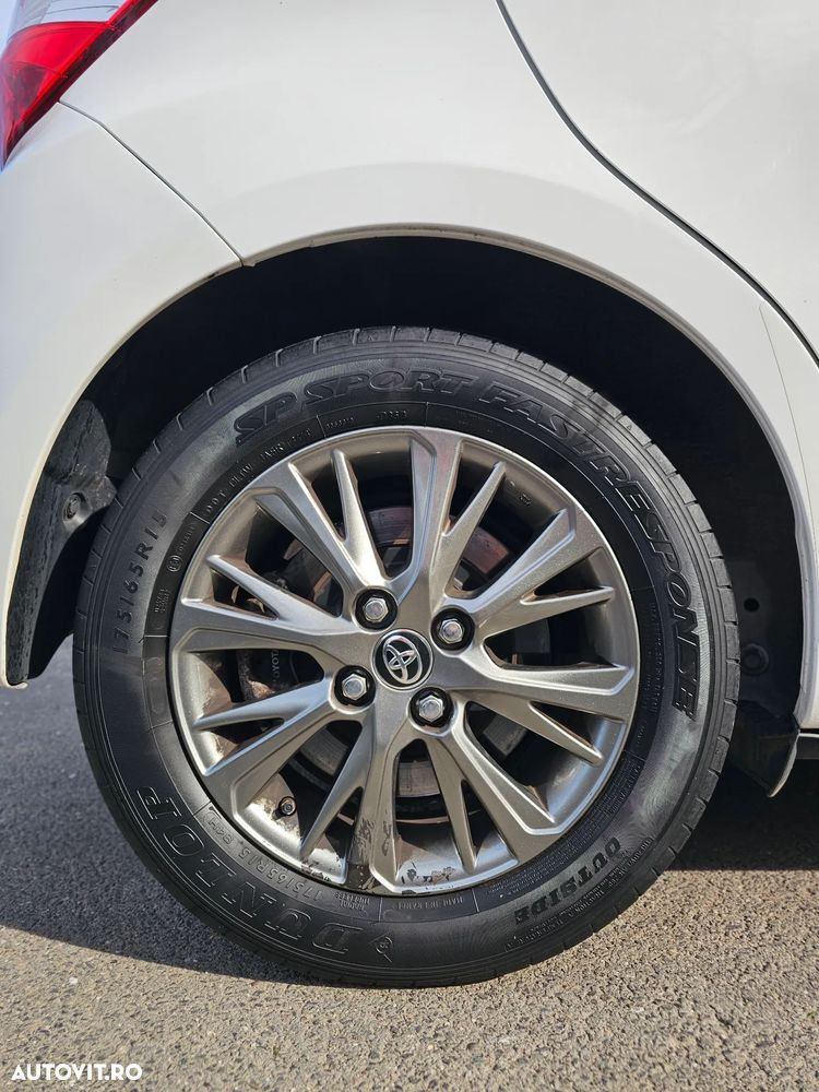 Toyota Yaris 1.5 VVT-i HSD Active - 10
