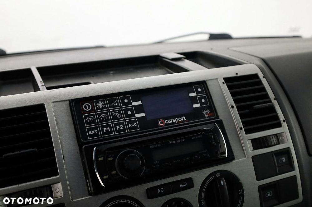 Volkswagen Multivan - 2