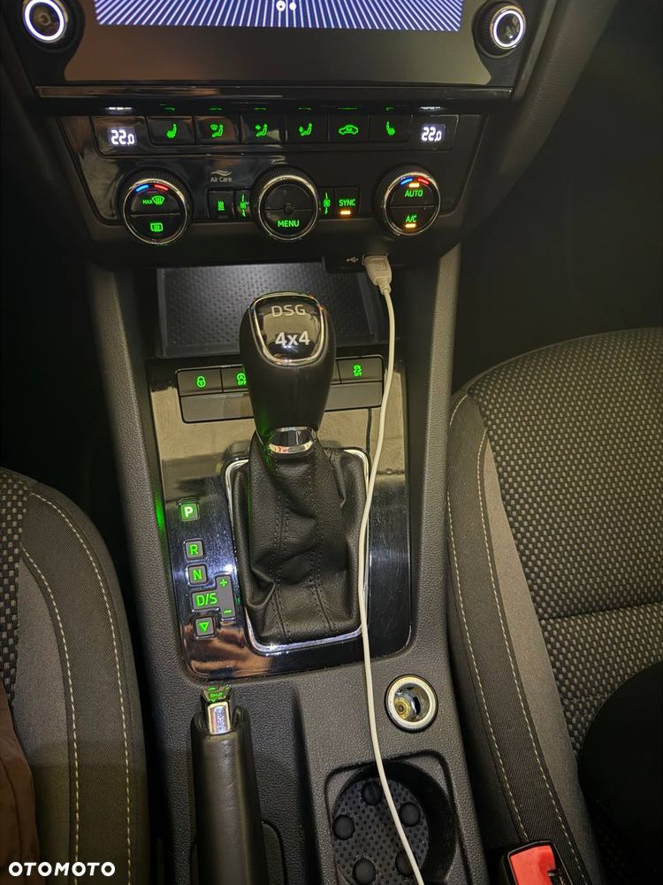 Skoda Octavia Scout 2.0 TDI 4x4 DSG - 16