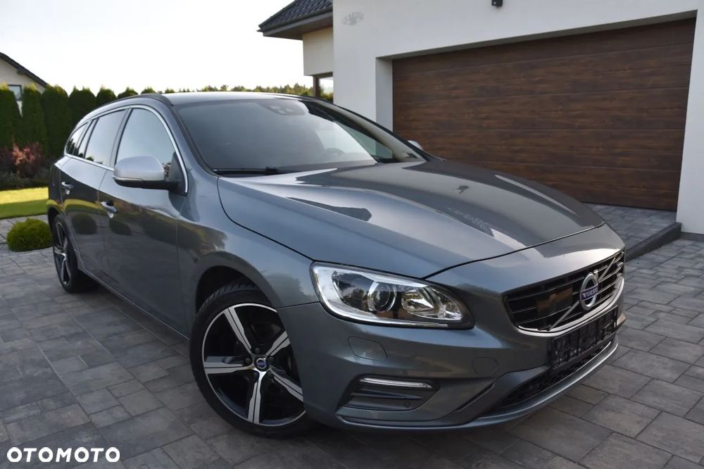 Volvo V60 D3 AWD Geartronic R-Design - 9