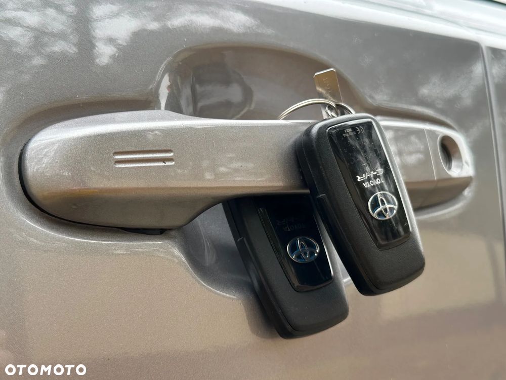 Toyota C-HR 1.8 Hybrid GPF Executive - 23