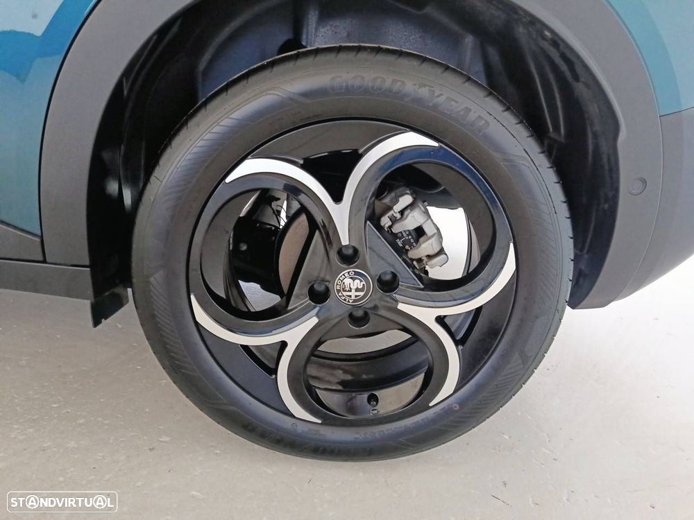 Alfa Romeo Junior 1.2 eDCT6 - 11