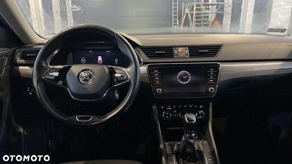 Skoda Superb 2.0 TDI SCR Active - 10