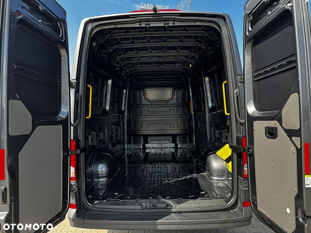 Volkswagen Crafter 35 Furgon 2.0TDi manual 177KM EU6 SCR - 9