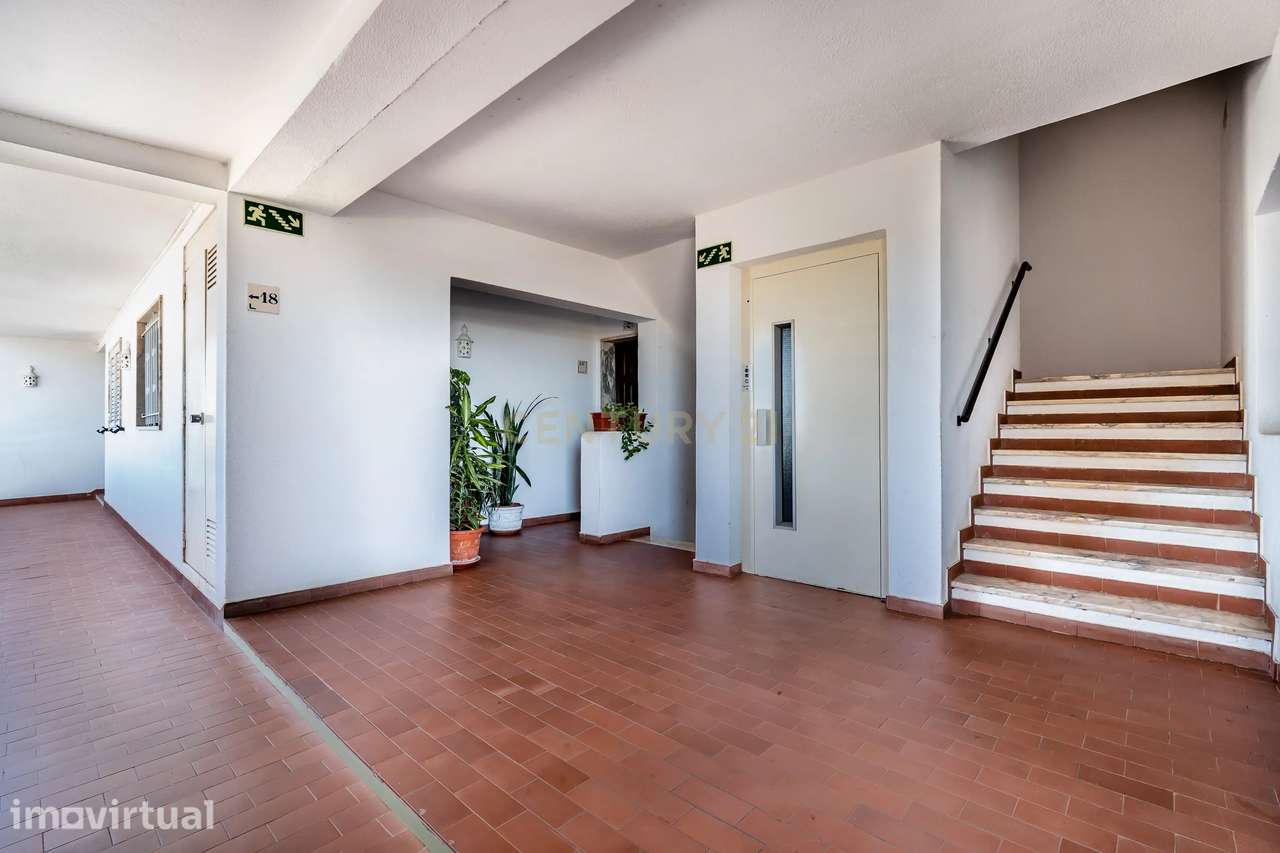 Apartamento T1+1 com piscina e bem localizado, em Vale Pedras, Albufei - Grande imagem: 3/19