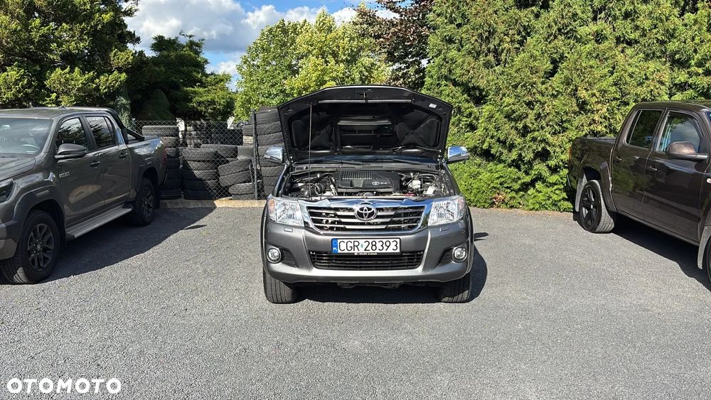 Toyota Hilux 4x4 Double Cab Life - 30