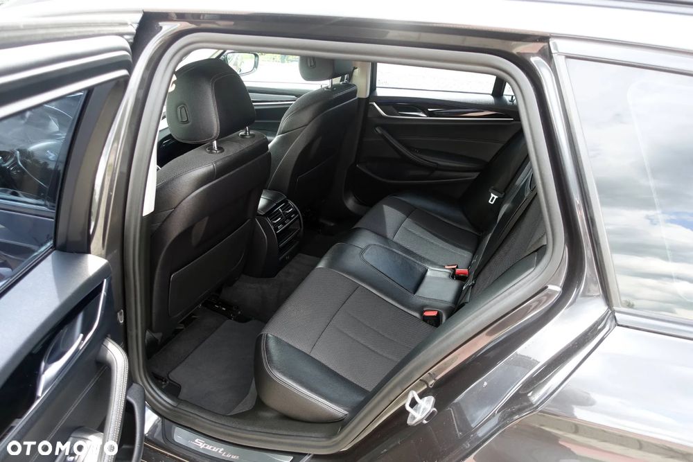 BMW Seria 5 520d xDrive Sport Line - 15