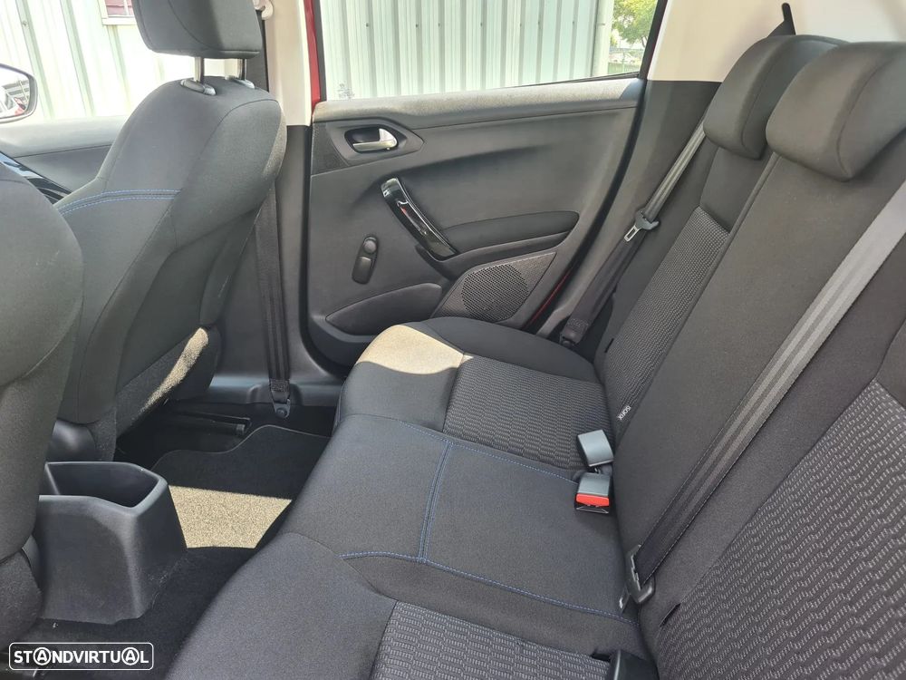Peugeot 208 1.2 VTi SE Style - 8