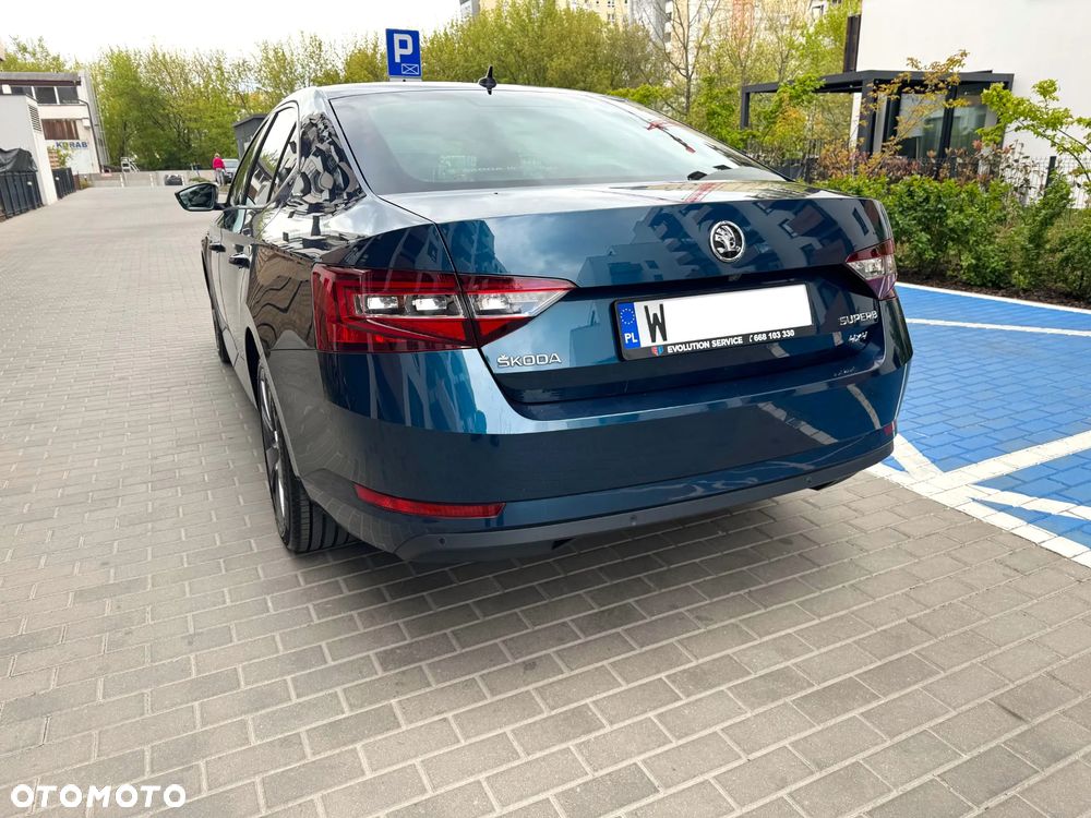 Skoda Superb 2.0 TDI SCR 4x4 L&K DSG - 9