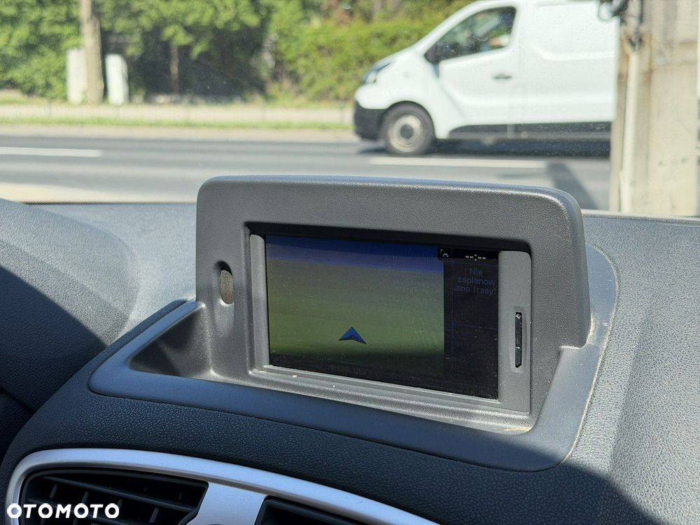 Renault Clio - 16