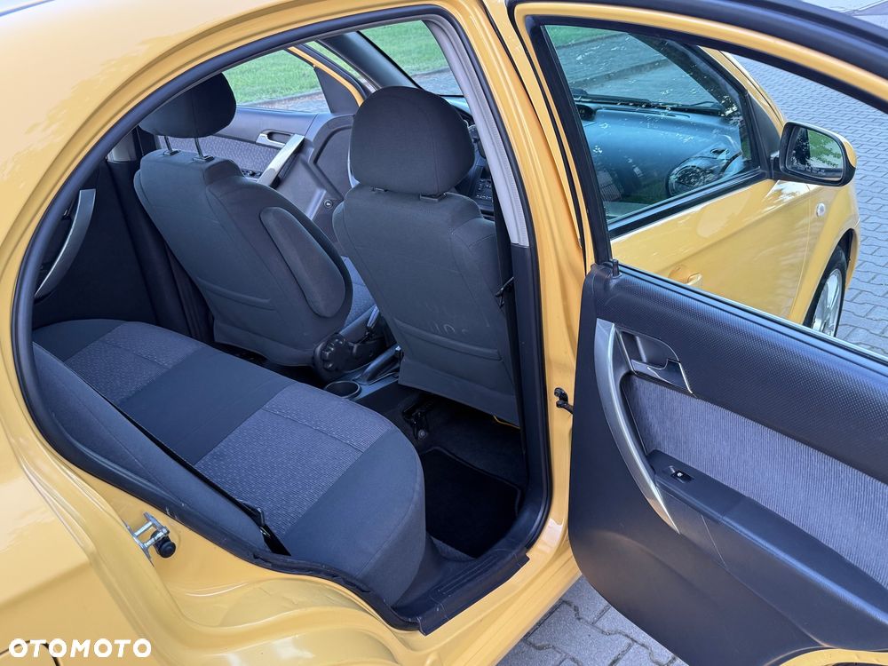 Chevrolet Aveo - 11