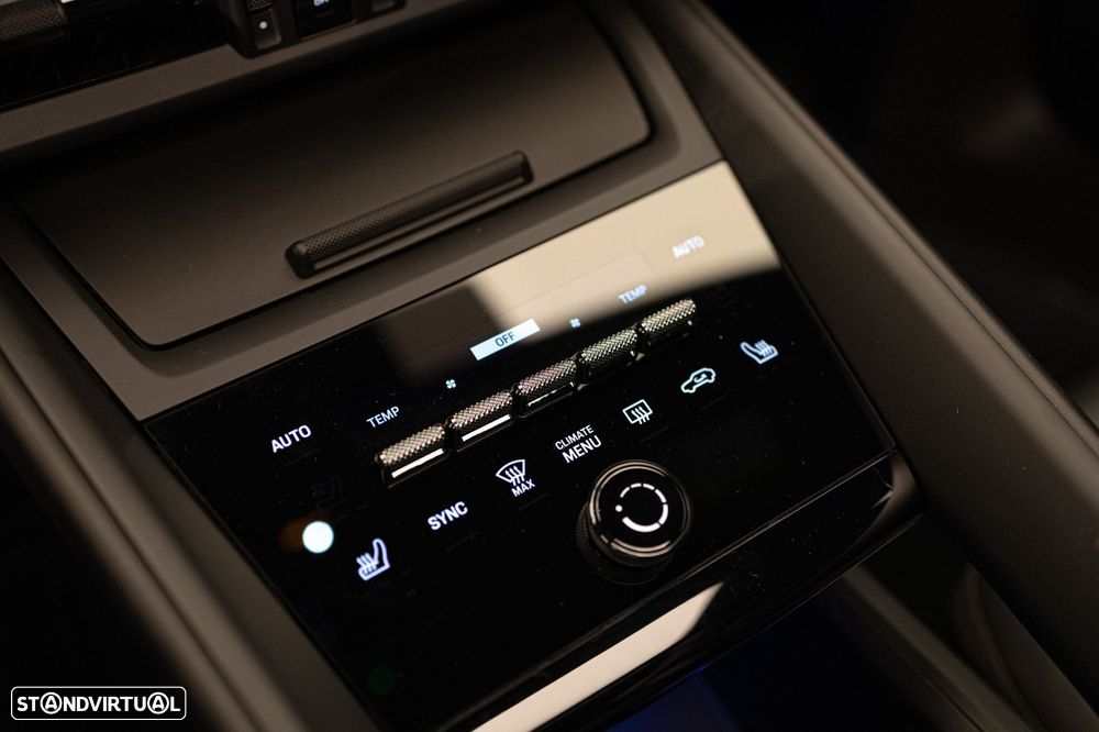 Porsche Macan Electric 4 - 40