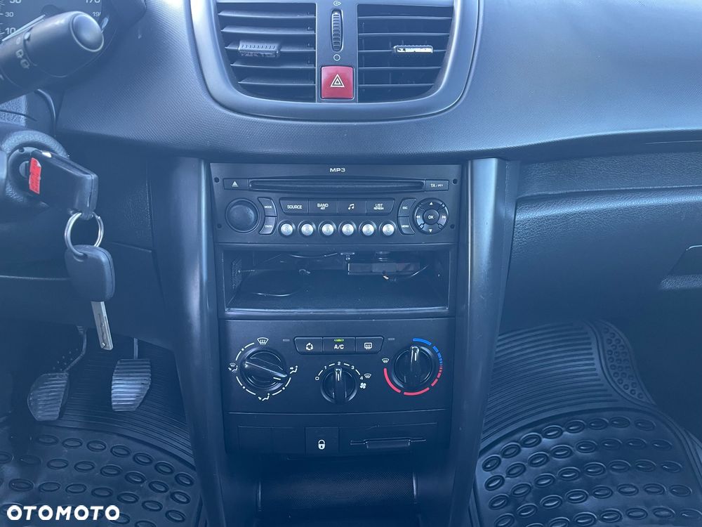 Peugeot 207 - 25