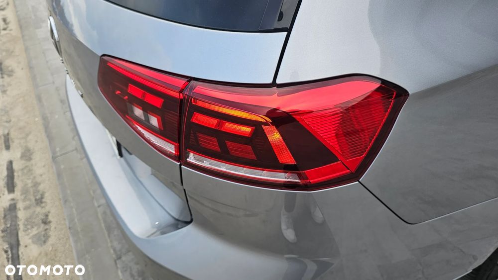 Volkswagen Passat 2.0 TDI EVO Essence DSG - 12