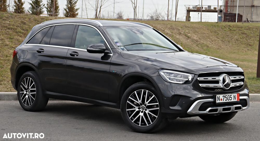 Mercedes-Benz GLC 300 e 4MATIC - 1