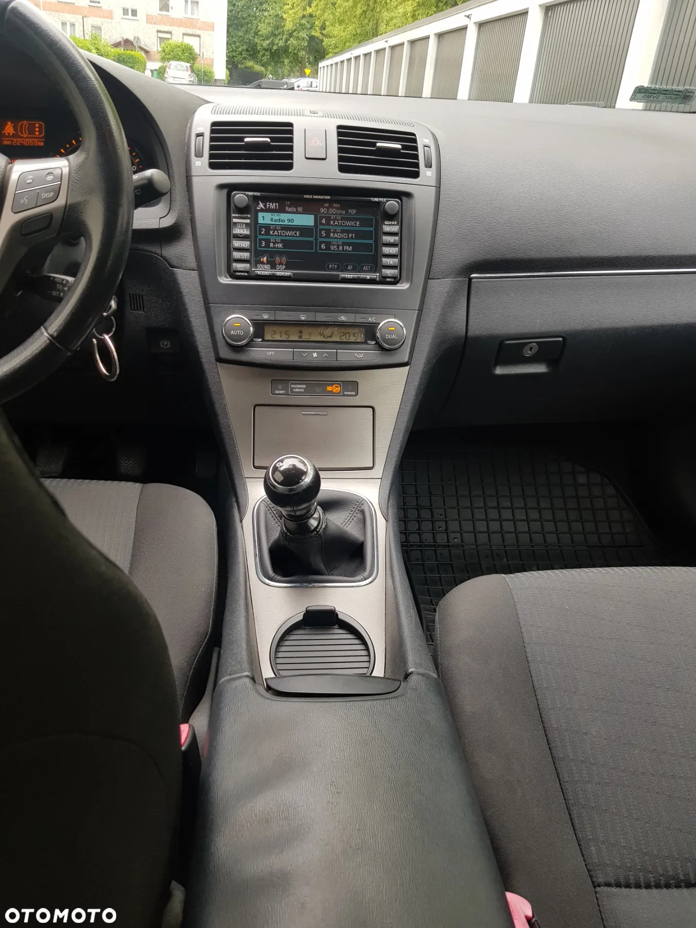 Toyota Avensis 2.0 D-4D Sol+NAVI - 12