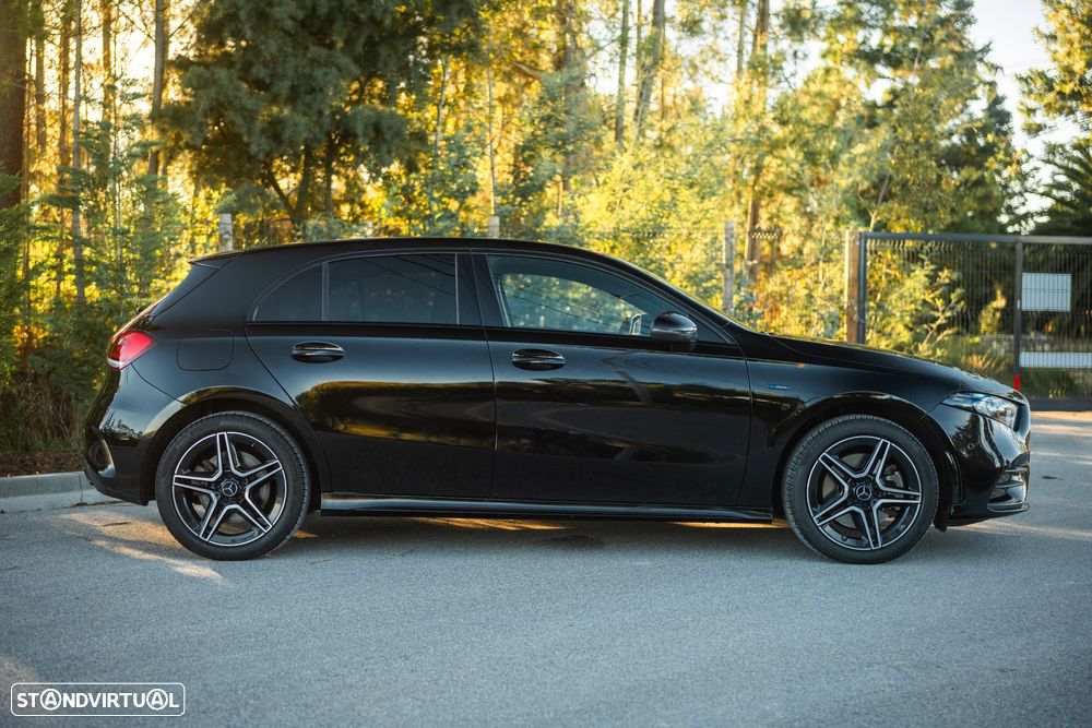 Mercedes-Benz A 250 e AMG Line - 4
