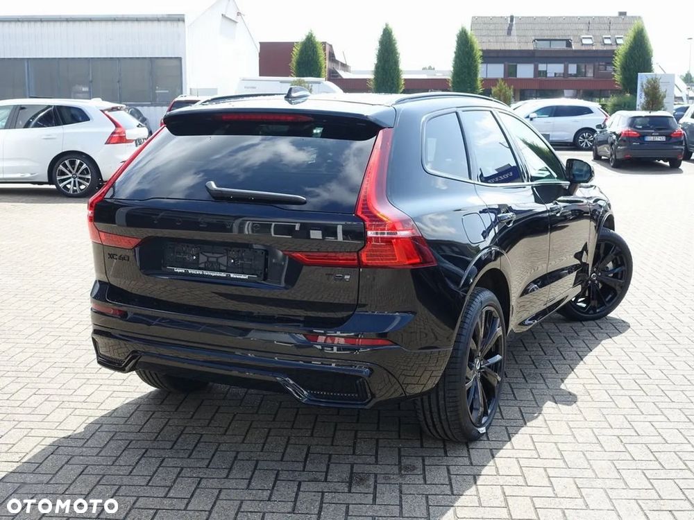Volvo XC 60 T8 AWD Plug-in Hybrid Plus Black Edition - 4