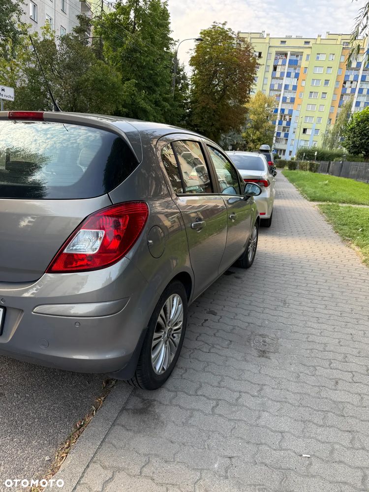 Opel Corsa 1.4 16V Cosmo - 15