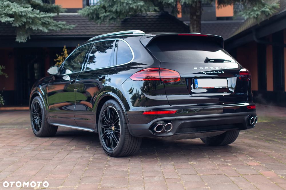 Porsche Cayenne Turbo S - 9