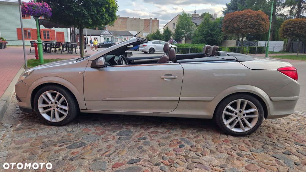 Opel Astra 1.8 Enjoy - 26