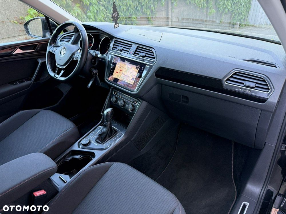 Volkswagen Tiguan - 12